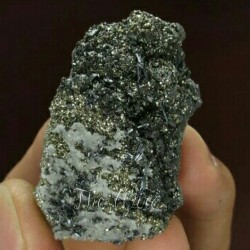  BATU  WARANGAN  CRYSTAL HITAM